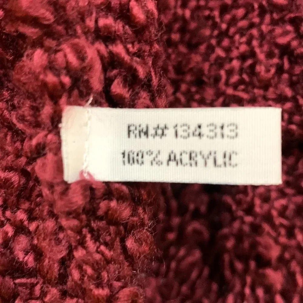 Infinity scarf burgundy in color. Very warm cozy and stylish